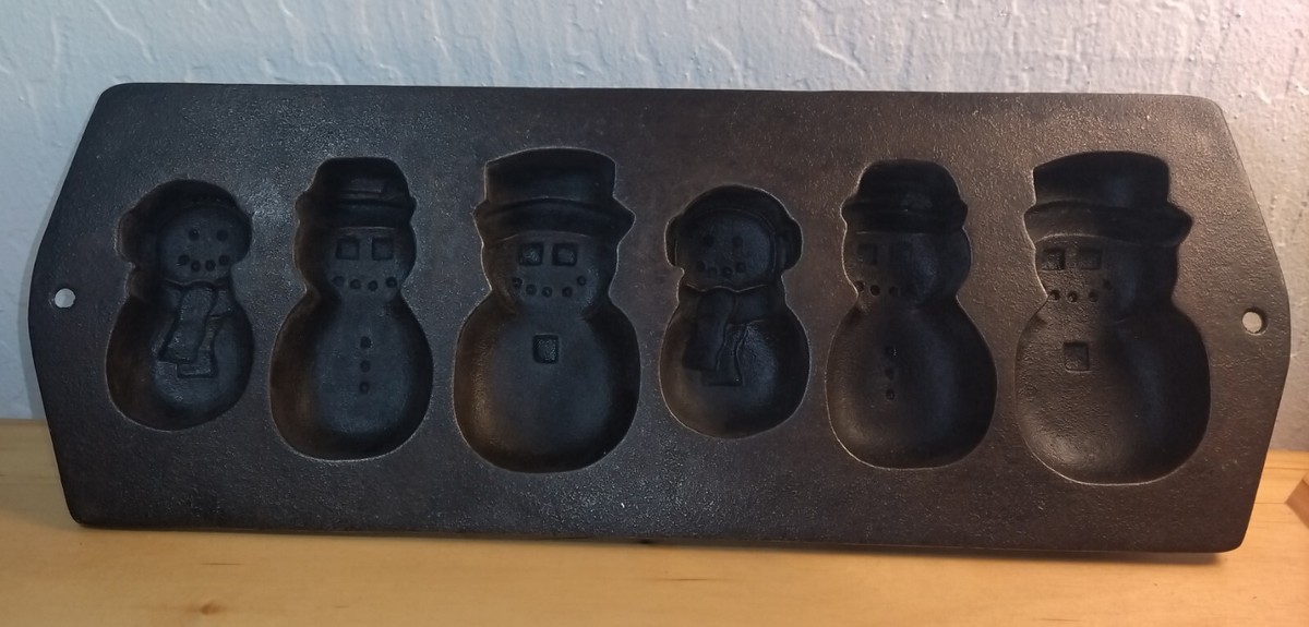 Lodge 6EBSM2 Cast Iron Snowman Molds Christmas Muffin - Very