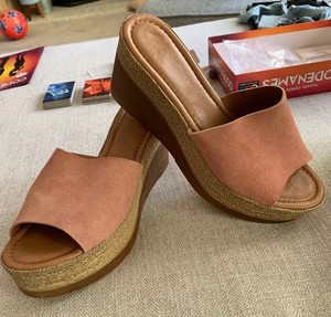 mila paoli sandals