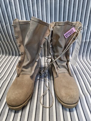 WELLCO ARMY HOT WEATHER COMBAT BOOTS SIZE 4 1/2 REGULAR  Made in USA 
