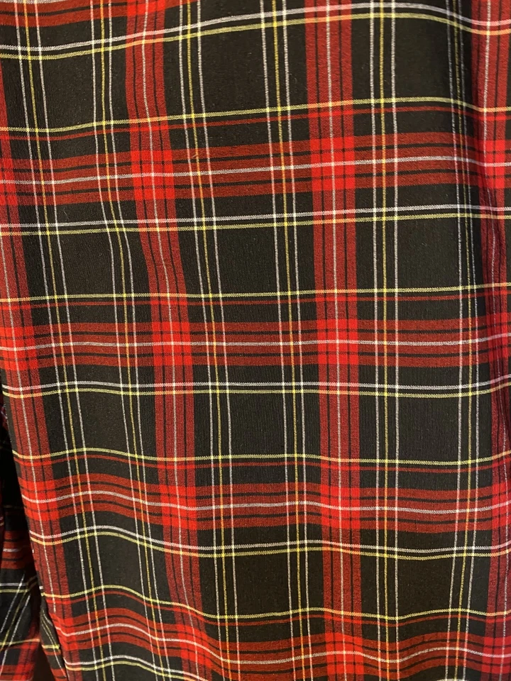 Pantalones al tobillo DKNY rojos a cuadros talla grande para mujer Foto 3 de 4