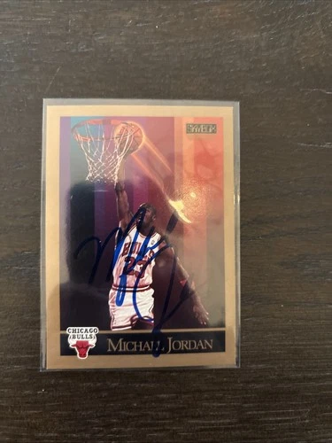 Michael Jordan Skybox 1990 On Card Auto With Blue Ink Chicago Bulls