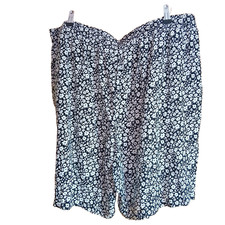 Plus Sixe 20 Women's Floaty Daisy Shorts Black & White NEW