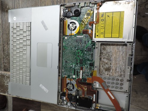 Apple PowerBook 17 inches G4 A1107