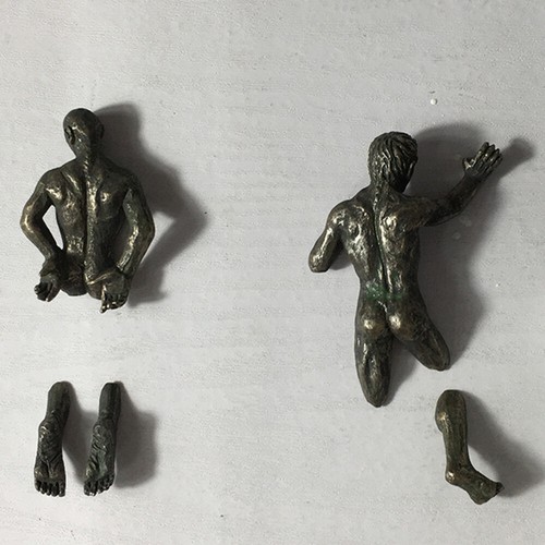 3D Ornament Wall Decor Climbing Man Through Wall Wall Art Statue Sculpture Home - Picture 6 of 10