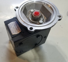 Hub City 0230-02608 model 214 40:1 style B 40/1 right angle gear box reducer NEW