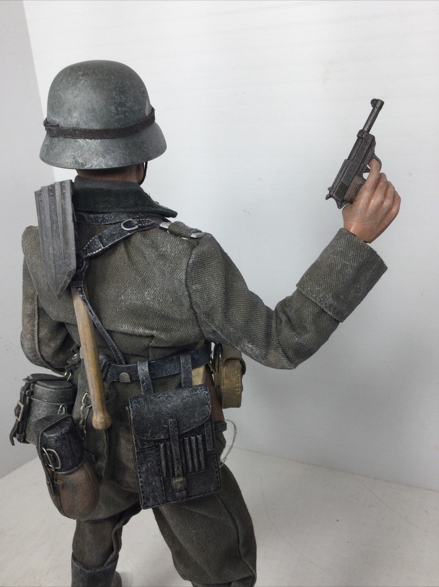 1/6 DRAGON GERMAN WEHRMACHT 6TH ARMY LT PPSH-41 P-38