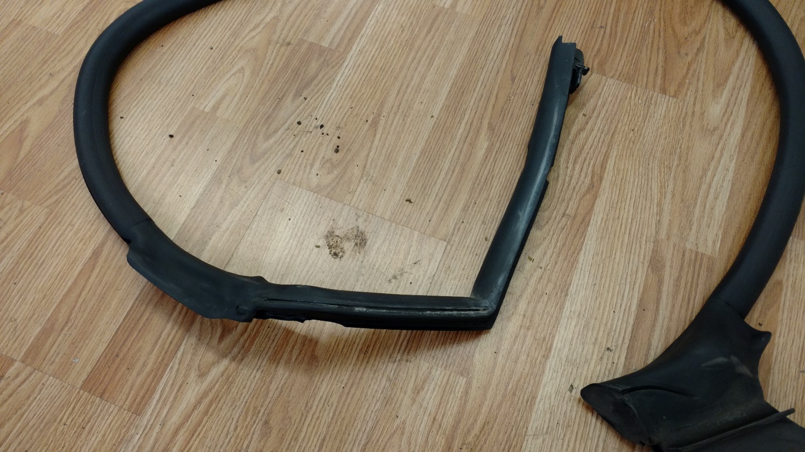 LAMBORGHINI GALLARDO SPYDER DOOR RUBBER MOULDING SEAL OEM 407831708A