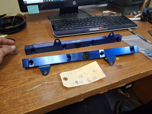 CBM MOTORSPORTS LS1/LS6 FUEL RAILS BLUE - Foto 4 di 4
