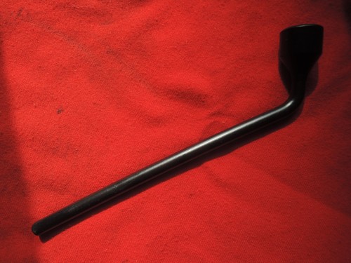 LAND ROVER / Range Rover 22 MM LUG WRENCH - Picture 5 of 10