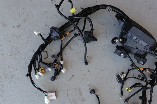 Abarth 124 Spider 2016 Engine Bay Fuse Box Wiring Loom Harness ND0B-67-010 J145 - Picture 2 of 5
