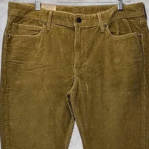 Pantalones ajustados de pana Levi's 711 tiro medio calce ajustado talla 33x30 Foto 2 de 4
