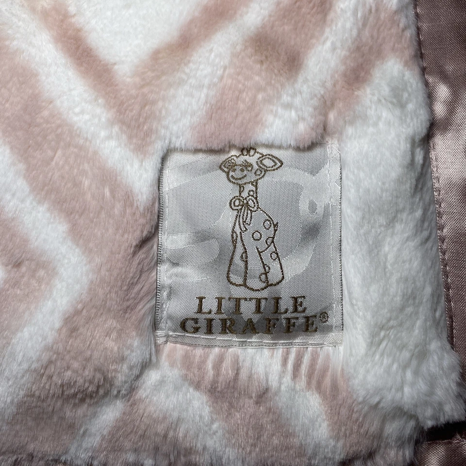 Manta Bebé Little Giraffe Polvorienta Rosa Diamante Borde Satinado 29"x35" Lujo Lovey Foto 2 de 4