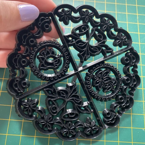 Broderie Anglais Circles Wedding/ BirthdayPatchwork Cutters For Sugarcraft - Picture 3 of 3