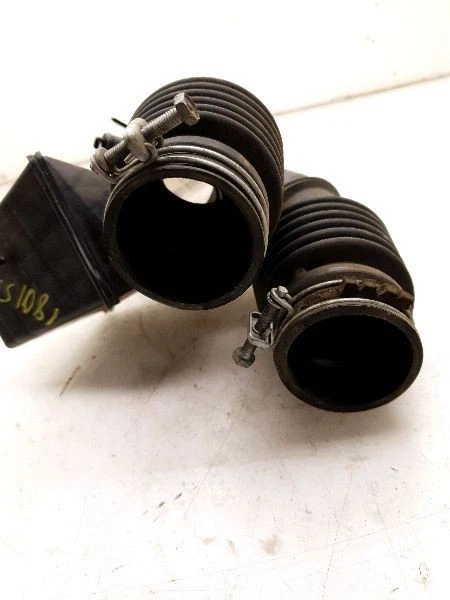 Toyota Highlander 2001 3,0 L 6 cilindros filtro de aire tubo resonador montaje Foto 3 de 4