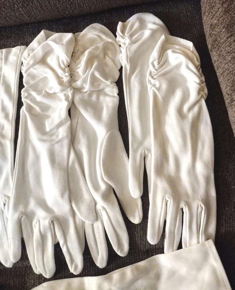 LUVAS VINTAGE E LIGAS DE RENDA NUPCIAL 2p Conjunto Caixa FANCY OPERA Pulso EXCELENTE - Imagem 4 de 4