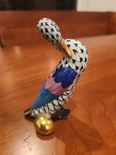 Herend Hand Painted Fishnet Goose 15293 with Golden Egg