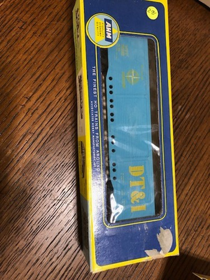 #ad Vintage AHM HO Scale DETROIT TOLEDO IRONTRON DTamp;I Box Car 5270E 1:87 $13.95