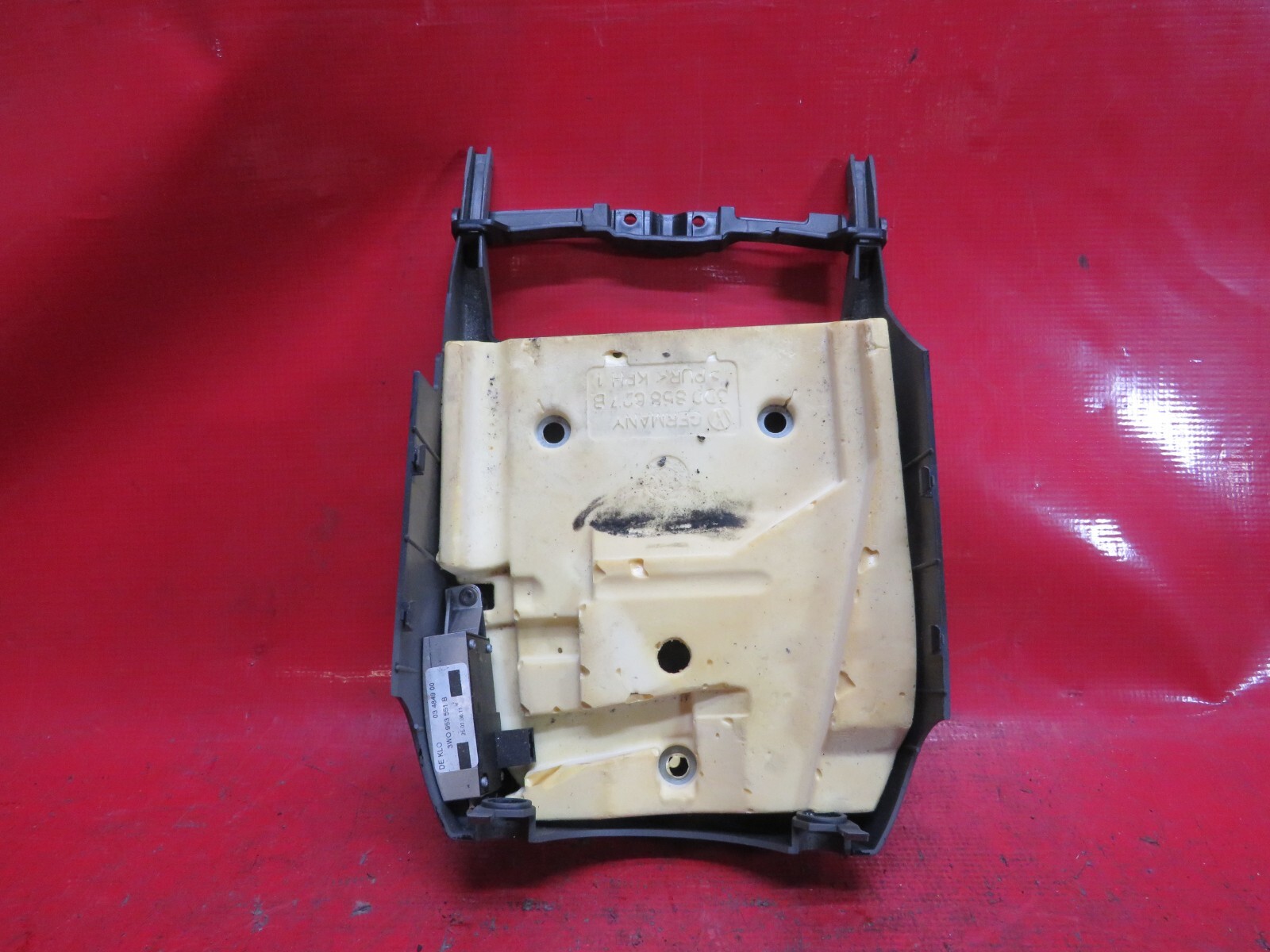 2006 BENTLEY FLYING SPUR STEERING COLUMN COVER
