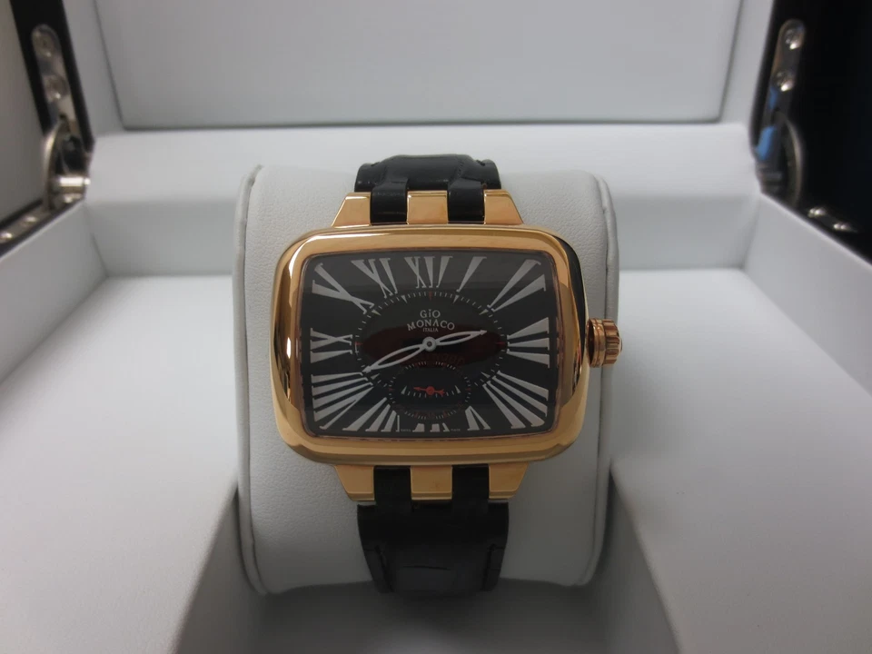 Relógio feminino Gio Monaco 215G-A Hollywood ouro IP números romanos couro preto - Imagem 2 de 4