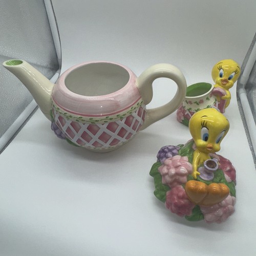 Looney Tunes Warner Bros Tweety BirdBeautiful Tea Pot And Cream Cup Small Chip - Picture 21 of 22