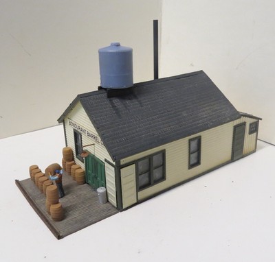 BONDURANT BARREL CO. BUILT, WOOD, DETAILED, WEATHERED. HO