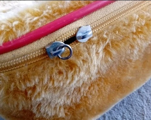 Disney Store Vintage Winnie The Pooh Faux Fur Kids Pull Along Holiday Suitcase - Picture 10 of 15
