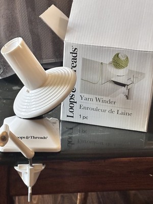 Loops & Threads Hand Operated Yarn Winder with Table Clamp Center Pull Skeins.
