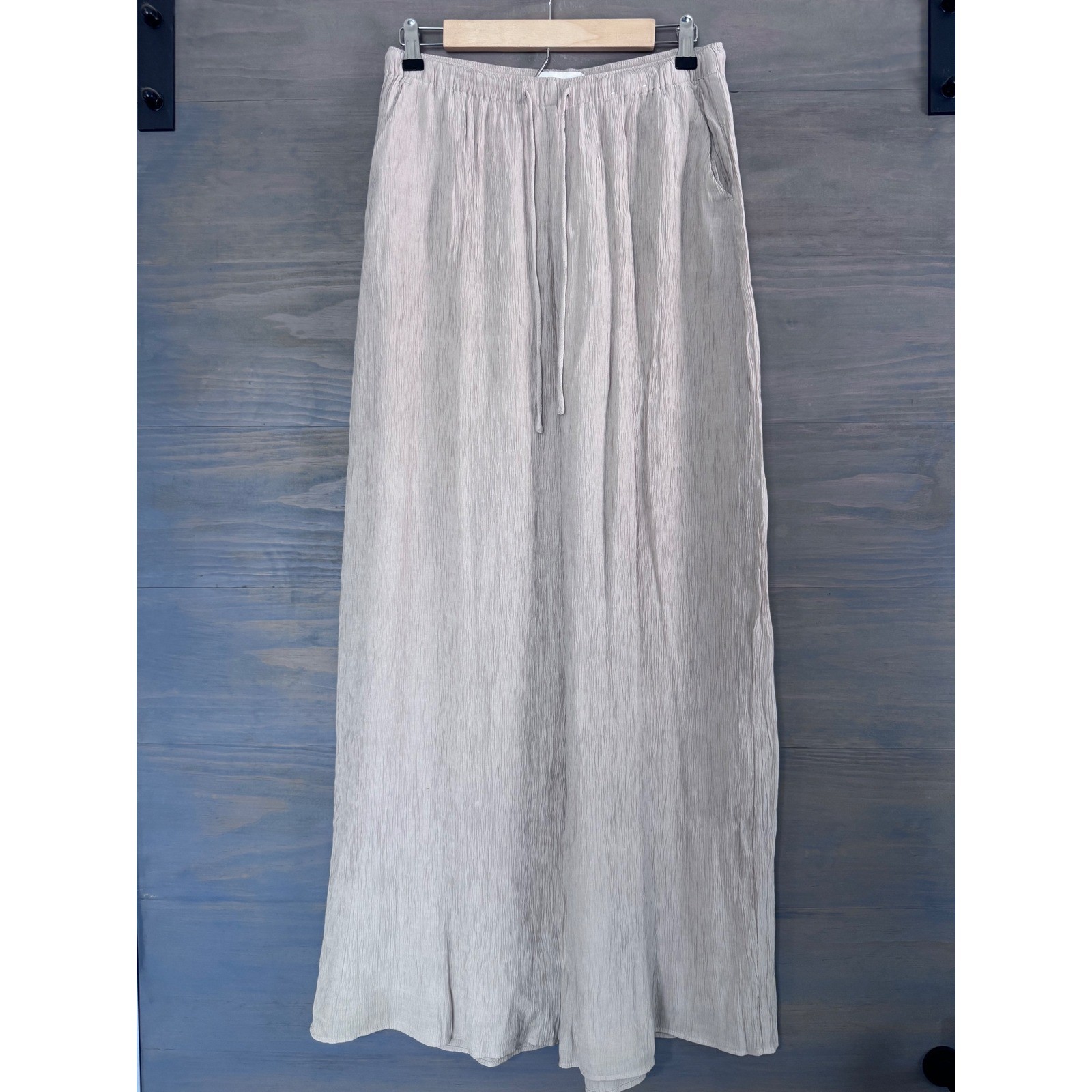 Abercrombie and Fitch Crinkle Wide Leg pants Size… - image 4