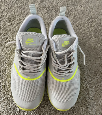 Nike Air Max Thea Sneaker Grau/Gelb EU 38,5 UK 5 US 7,5 599409-012