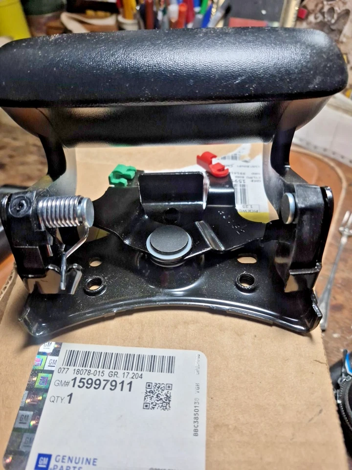 Manija del portón trasero Silverado Sierra 1999-2007 original 15997911 OEM NUEVO Foto 2 de 3