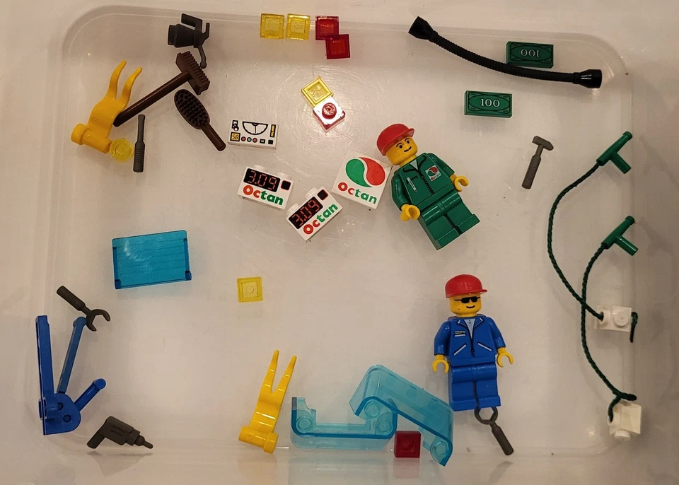 LEGO Town Set 6562 Gas Stop Shop Octan Station NEAR MINT - Image 3 of 4