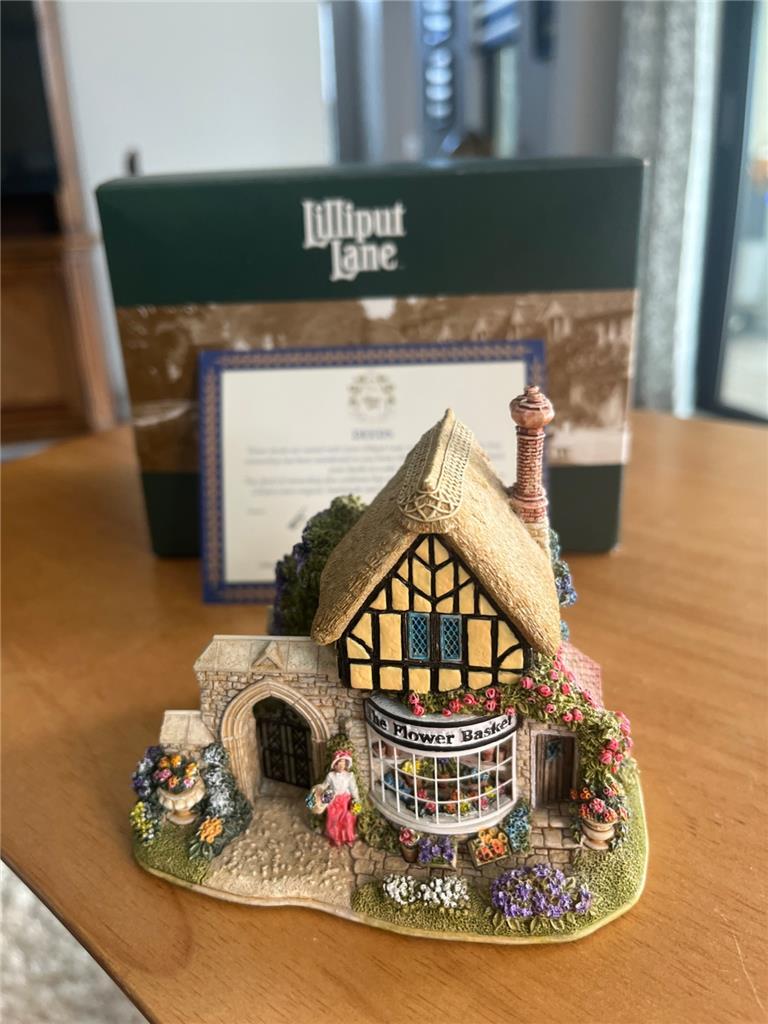 Lilliput Lane - The Flower Basket Lilliput Lane - The Flower Basket