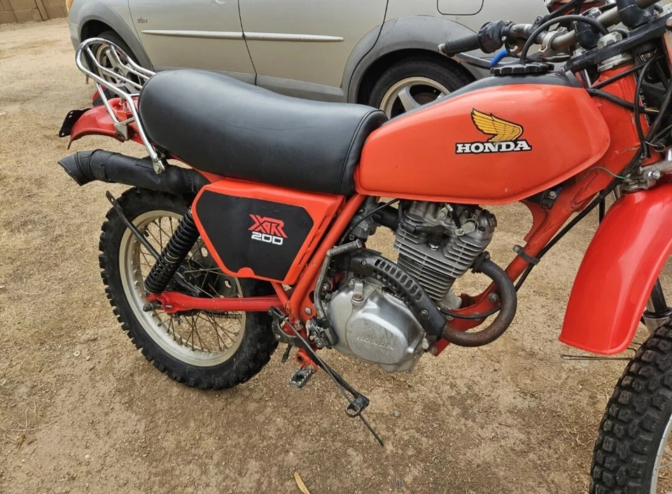 Cubierta lateral derecha Honda XL185 impresa en 3D Foto 2 de 4