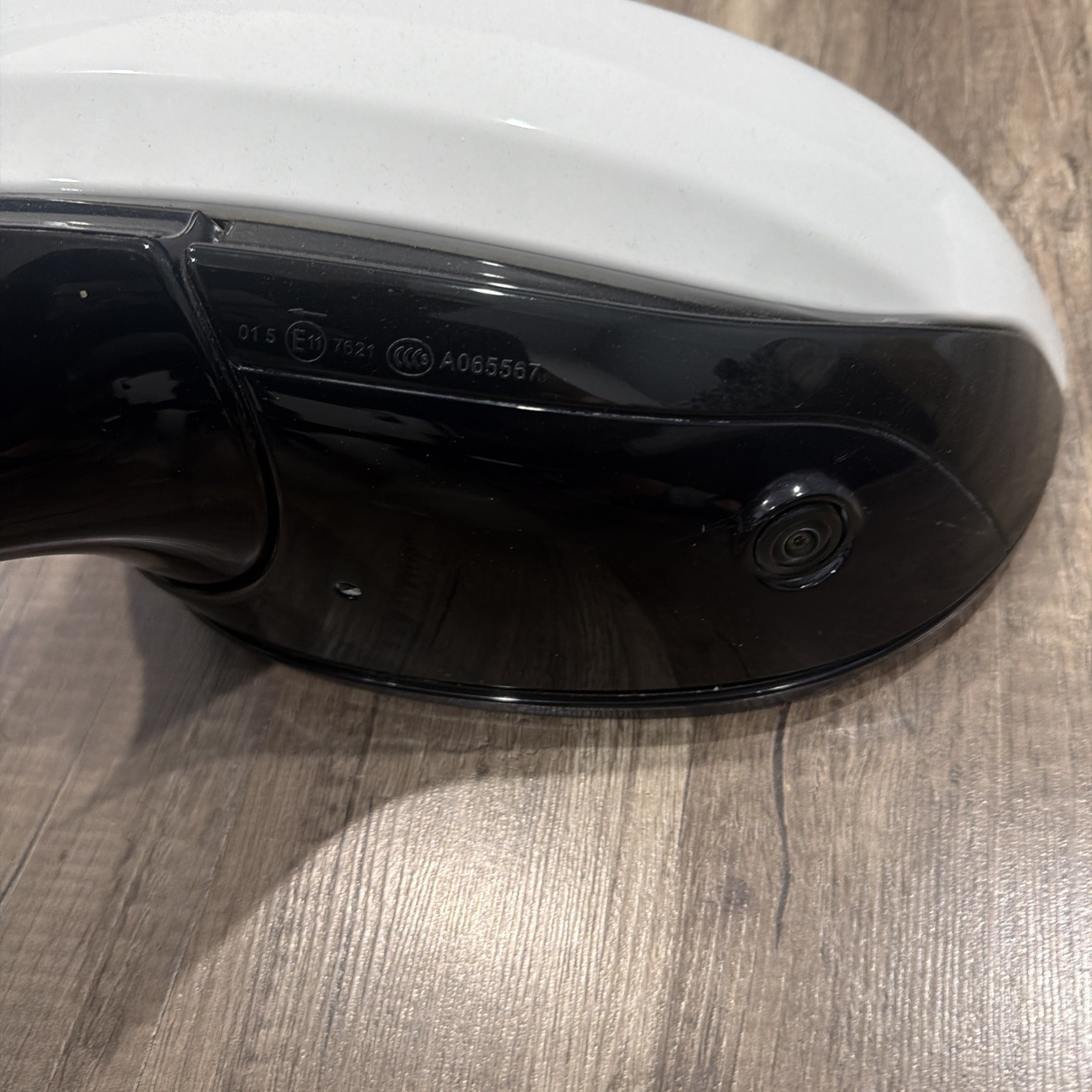2020-25 ASTON MARTIN DBX OEM FRONT RIGHT HEATED DOOR MIRROR W/ BLIND SPOT WHITE