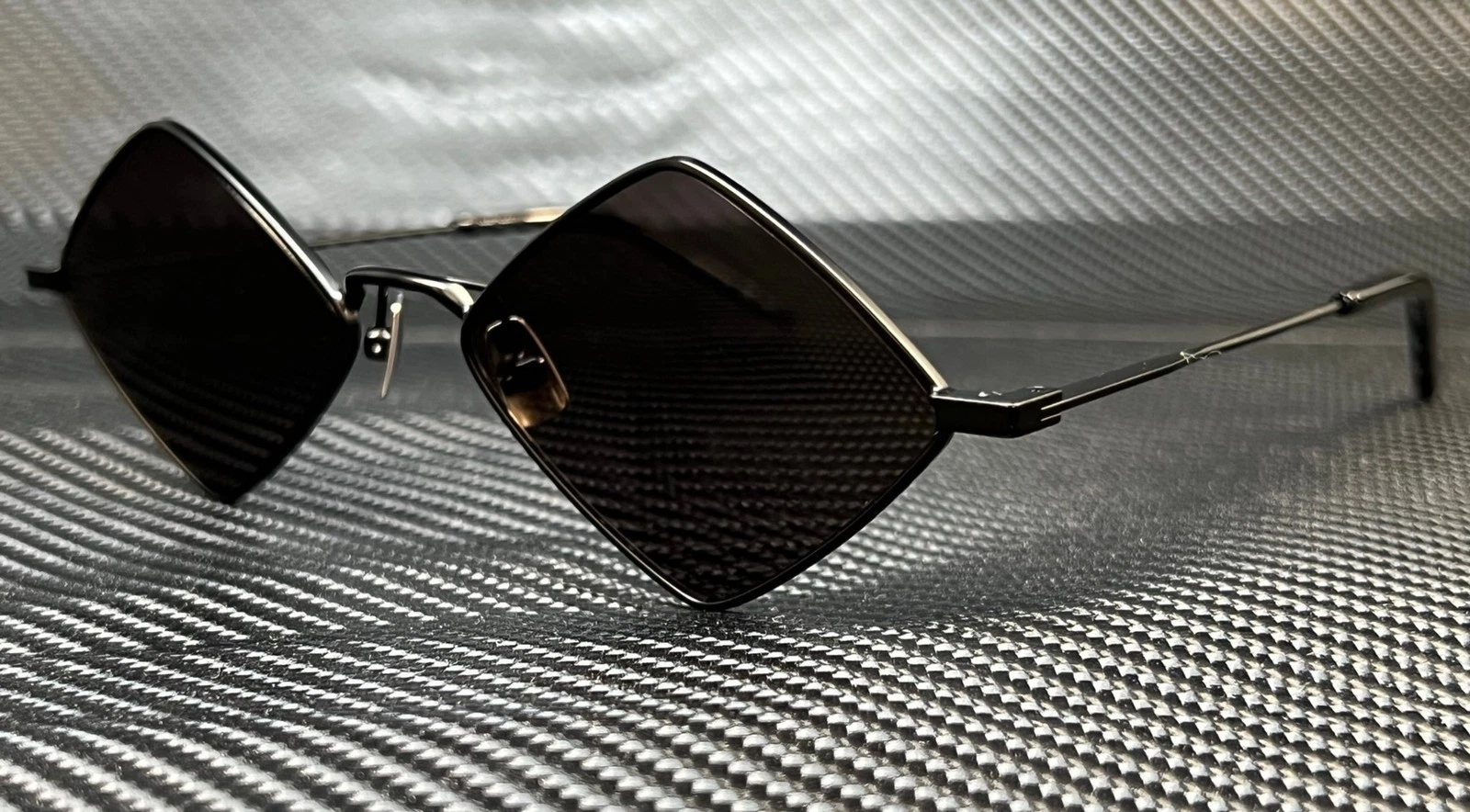 Saint Laurent — SAINT LAURENT SL 302 Lisa 002 Black Square Unisex 55 mm Sunglasses