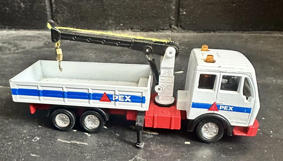 Matchbox Super King K-148 Crane Boom Mercedes Truck 1987  - Image 4 of 4