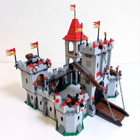 LEGO Kingdoms King's Castle 7946 In 2010 Used Retired W/Manuals & Box