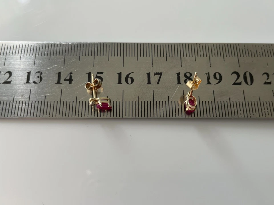 0.40ct ruby and Diamond Earrings 10ct Gold Vintage Ruby Diamond Stud Earrings - Image 2 of 4