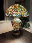 Vintage Tiffany Style Table Lamp With Illuminated Base /stained Glass