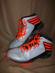 mens size 7 basketball shoes