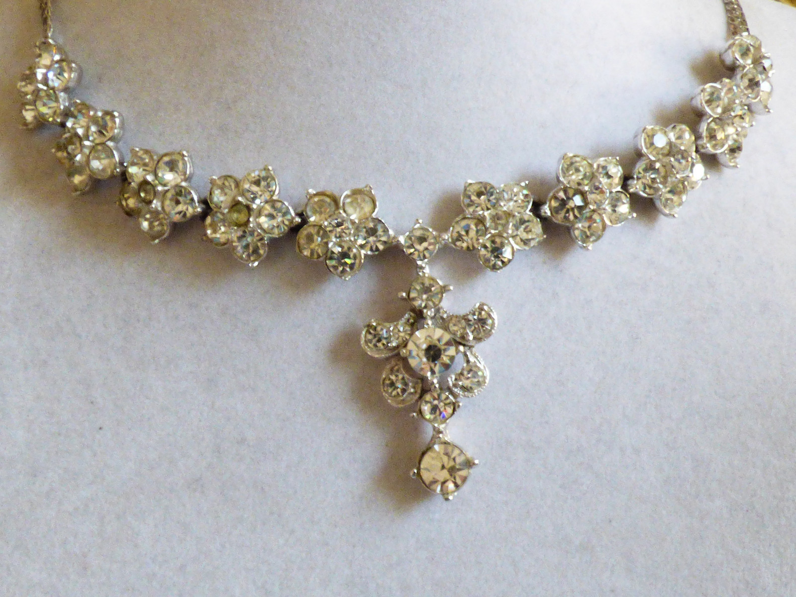 Silver Tone Clear Brilliant color Rhinestones floral desig Necklace ...