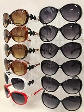 WY66 Women Sunglasses With Flower Design Wholesale 12 Pair