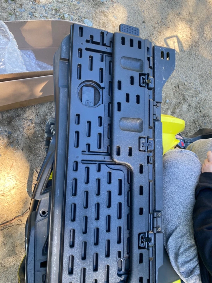 18 NISSAN TITAN XD PLATINUM RESERVE CREW CAB REAR UNDER SEAT STORAGE BIN - Image 4 of 4