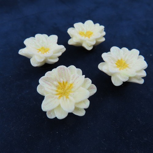 WHITE FLOWERS Shoe Charms for Shoes Wristbands Set 4 Glitter Glow In The Dark - Picture 2 of 7
