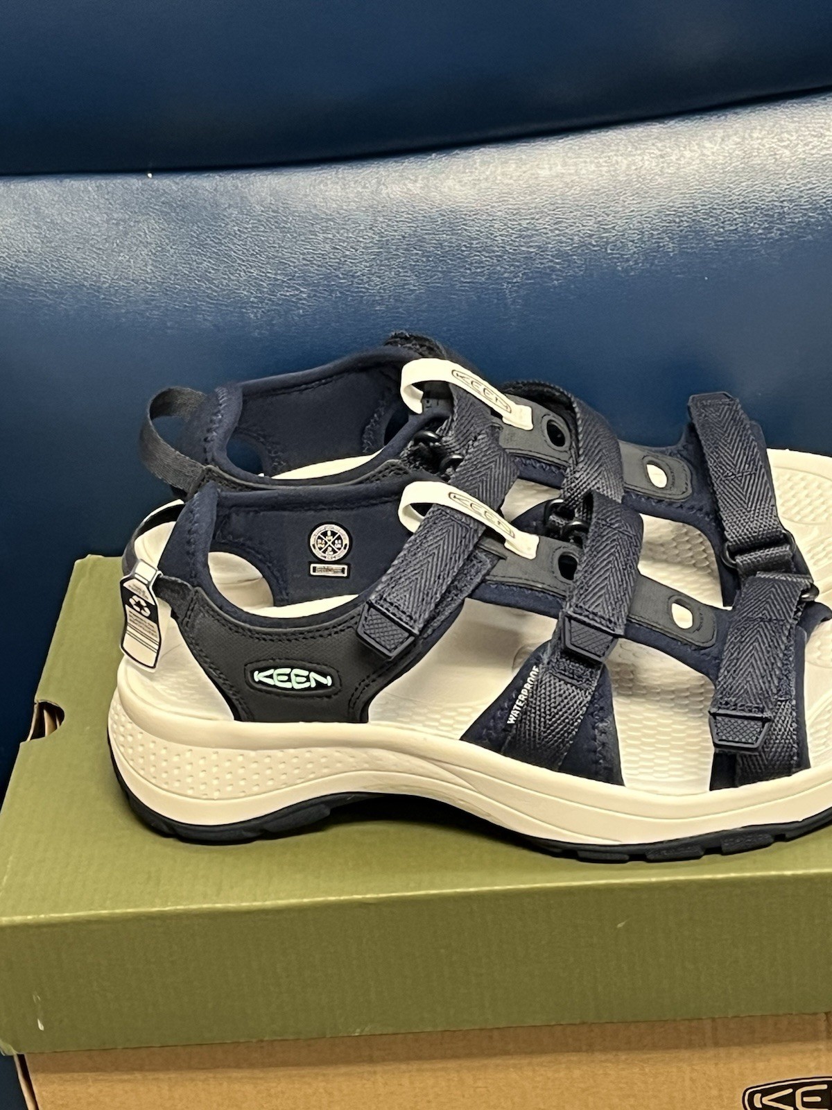 Sandalo Keen woman’s Astoria West punta aperta blu notte escursionismo nuovo con scatola taglia 9