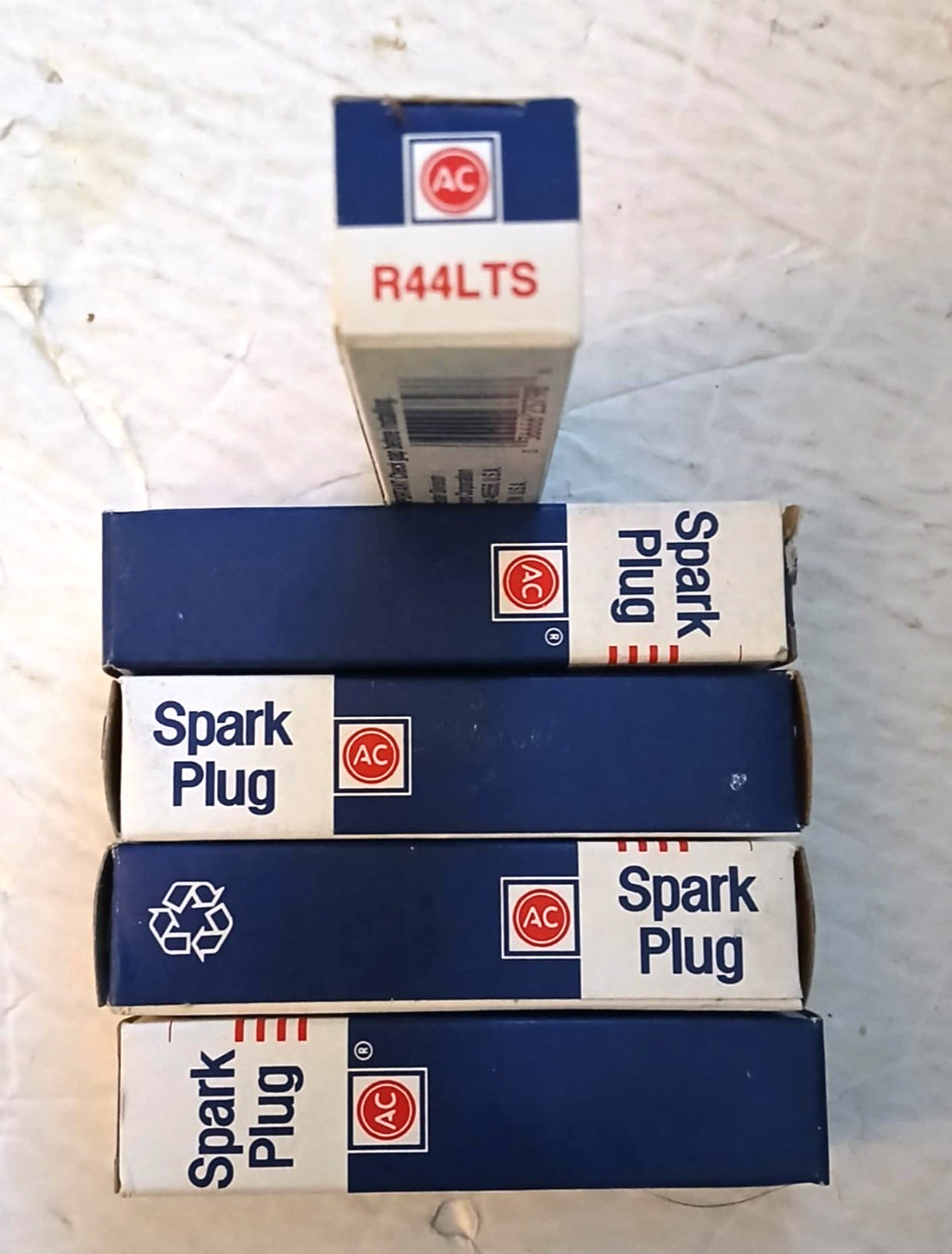 NEW GENUINE GM ACDelco Spark Plugs R44LTS6 Set Of 5