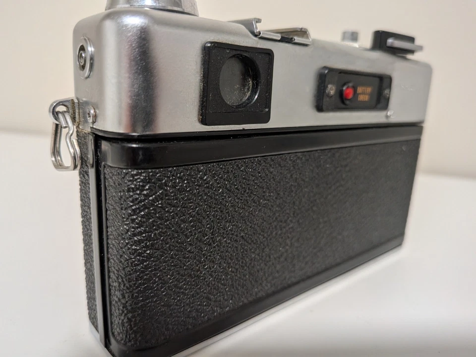 YASHICA Electro 35 GSN Rangefinder 35mm Film Camera with 45mm f/1.7 Lens - Image 4 of 4