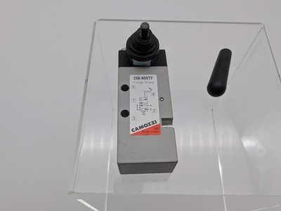 Camozzi 358-905TF Pneumatic Valve 1/8'' NPTF 145 PSI Lever Actuator 16 SCFM