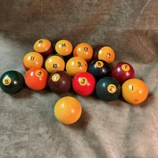 Vintage 1930s Bakelite pool/billiard ball set Of 15 Plus Cue Ball