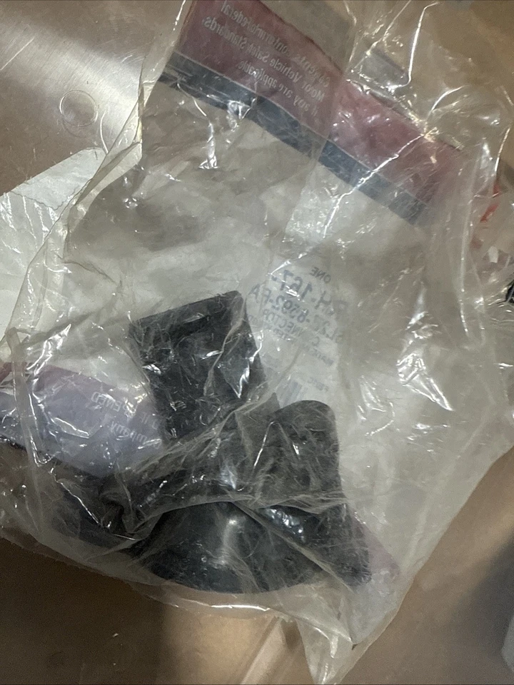 OEM  Ford Explorer 2006-2010 Motorcraft RH167 Engine Coolant Thermostat Housing - Image 3 of 3